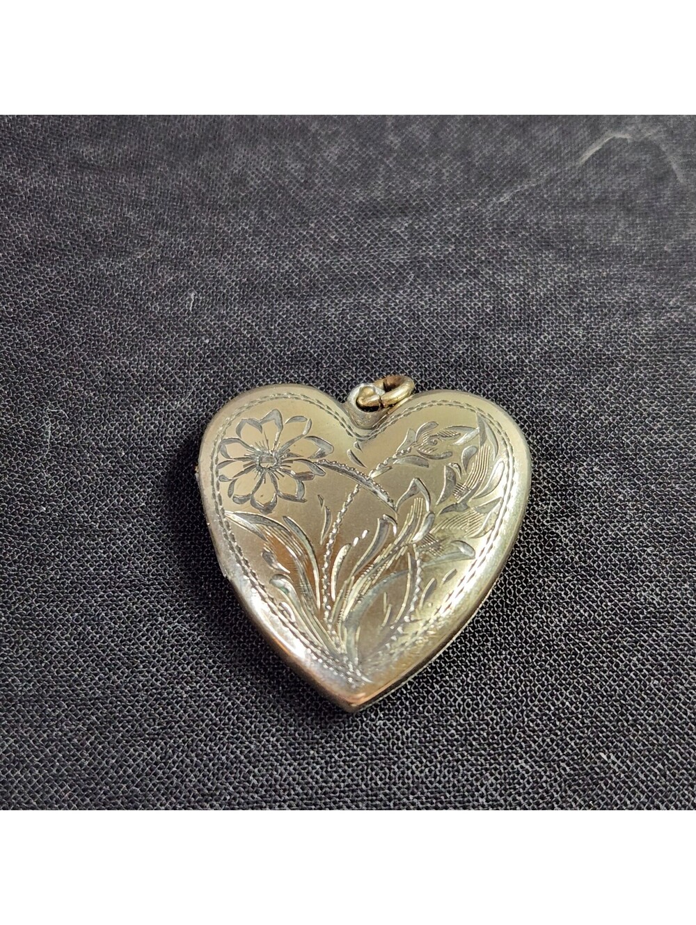 Silver toned - Heart locket pendant -Vintage